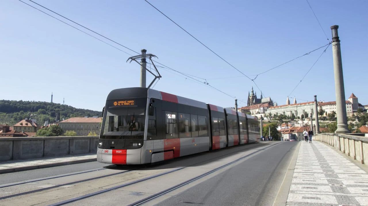 Nová nízkopodlažní tramvaj Škoda ForCity Plus 52T v Praze