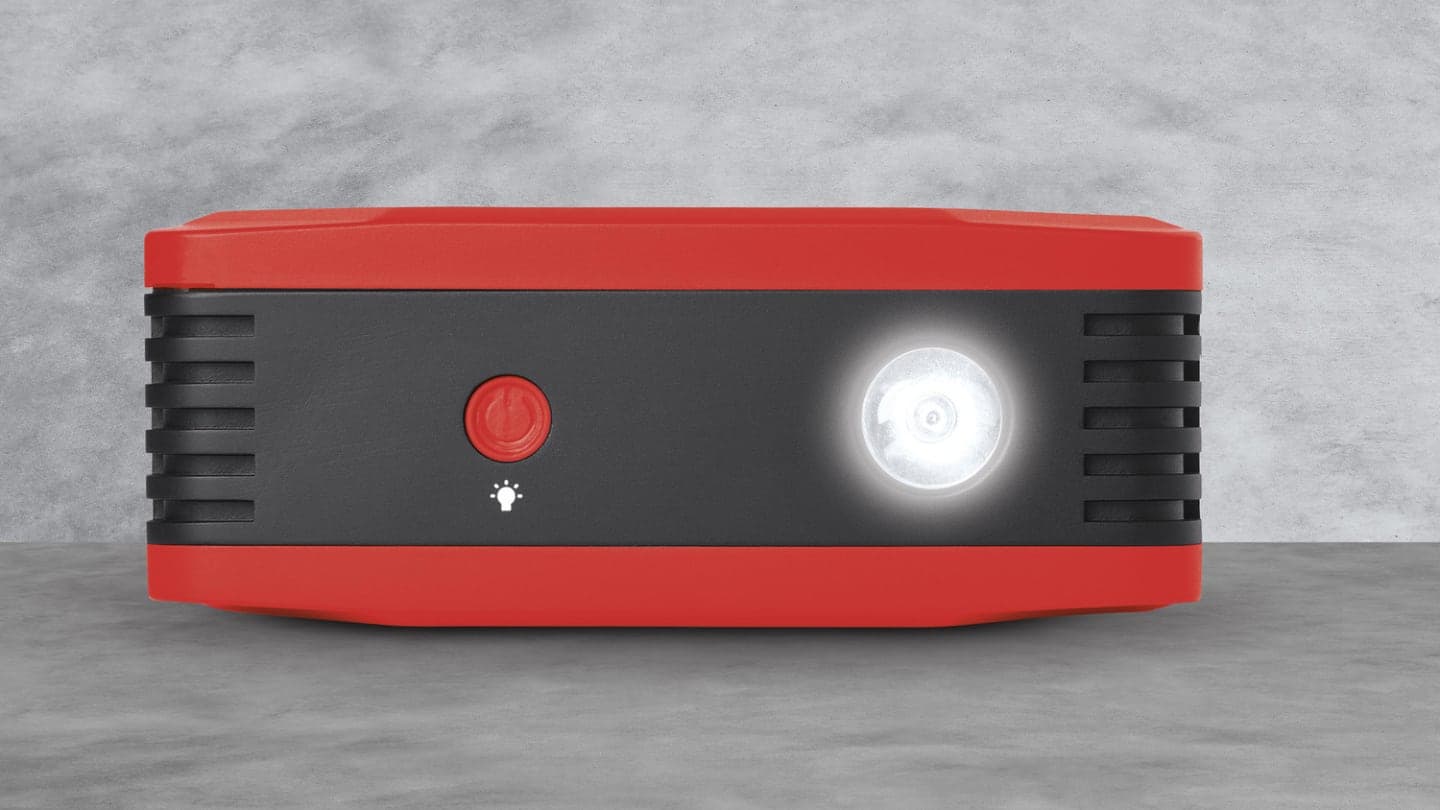 Powerbanka funguje i jako svítilna