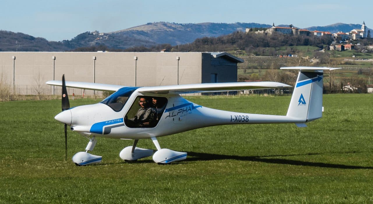 Pipistrel Alpha Electro je elektrické dvoumotorové letadlo