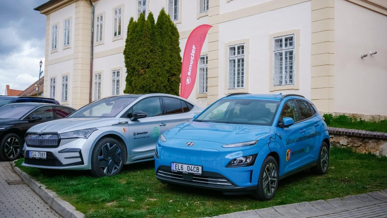 Sdílené elektrické vozy města Touškov