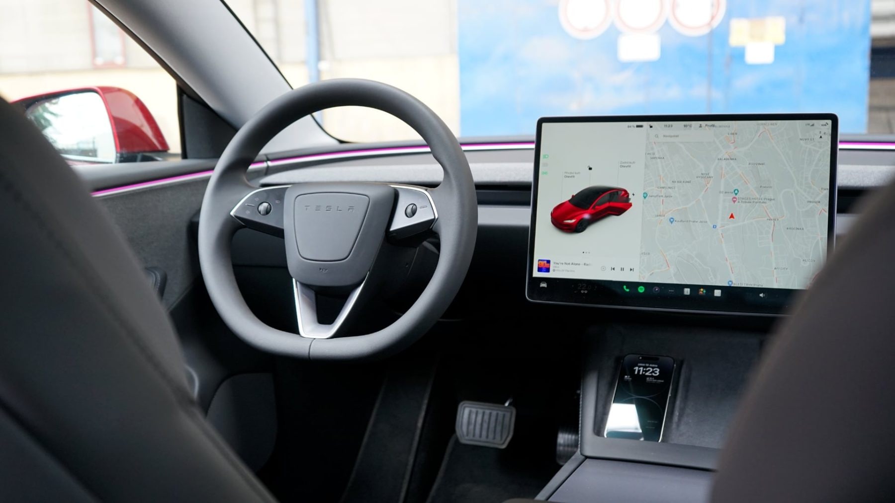 Interiér Tesly Model 3 (2024) | foto: Luboš Srb