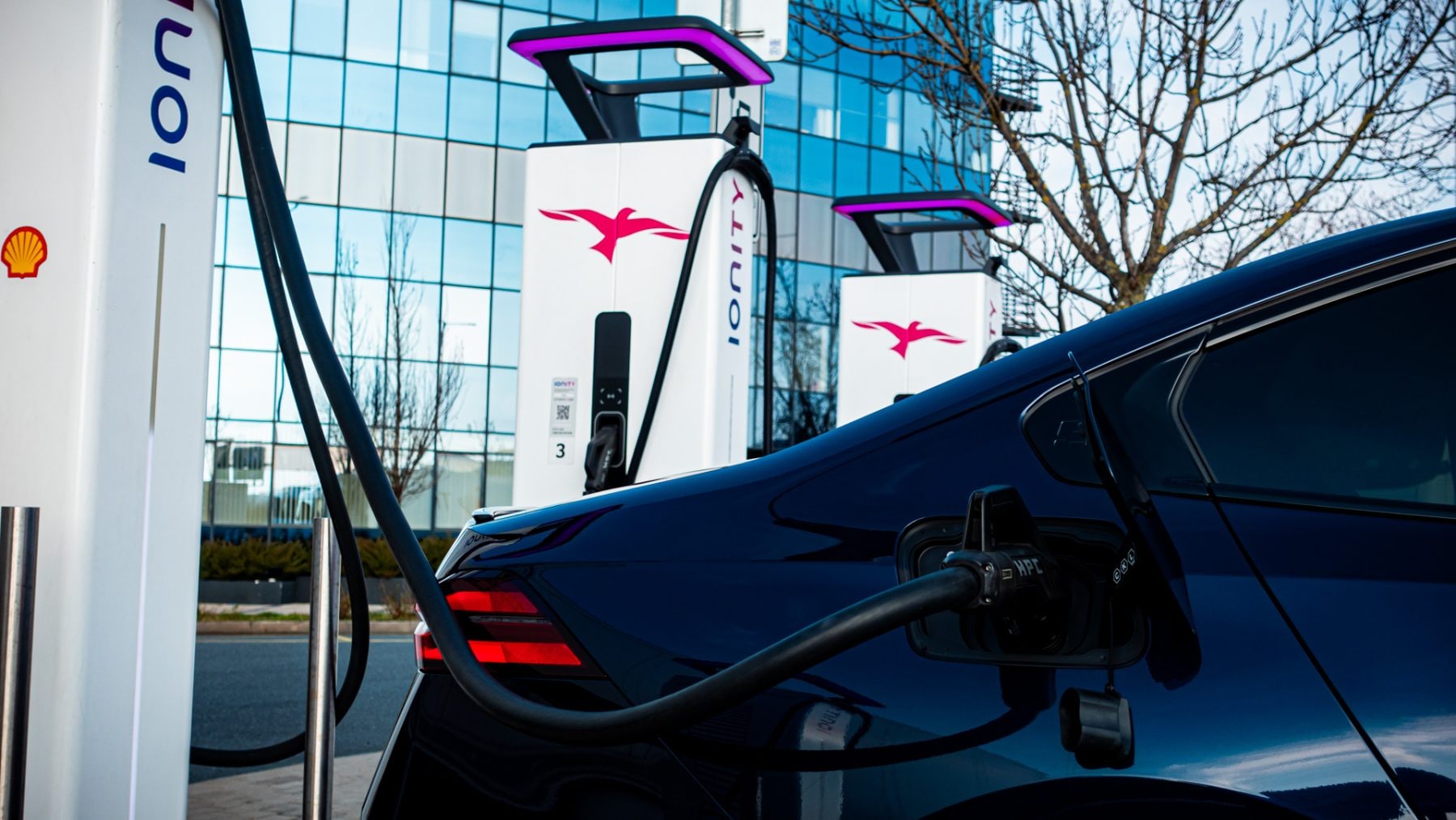 Nabíjení BMW i5 na rychlonabíječce Ionity | Zdroj: Zdeněk Buček