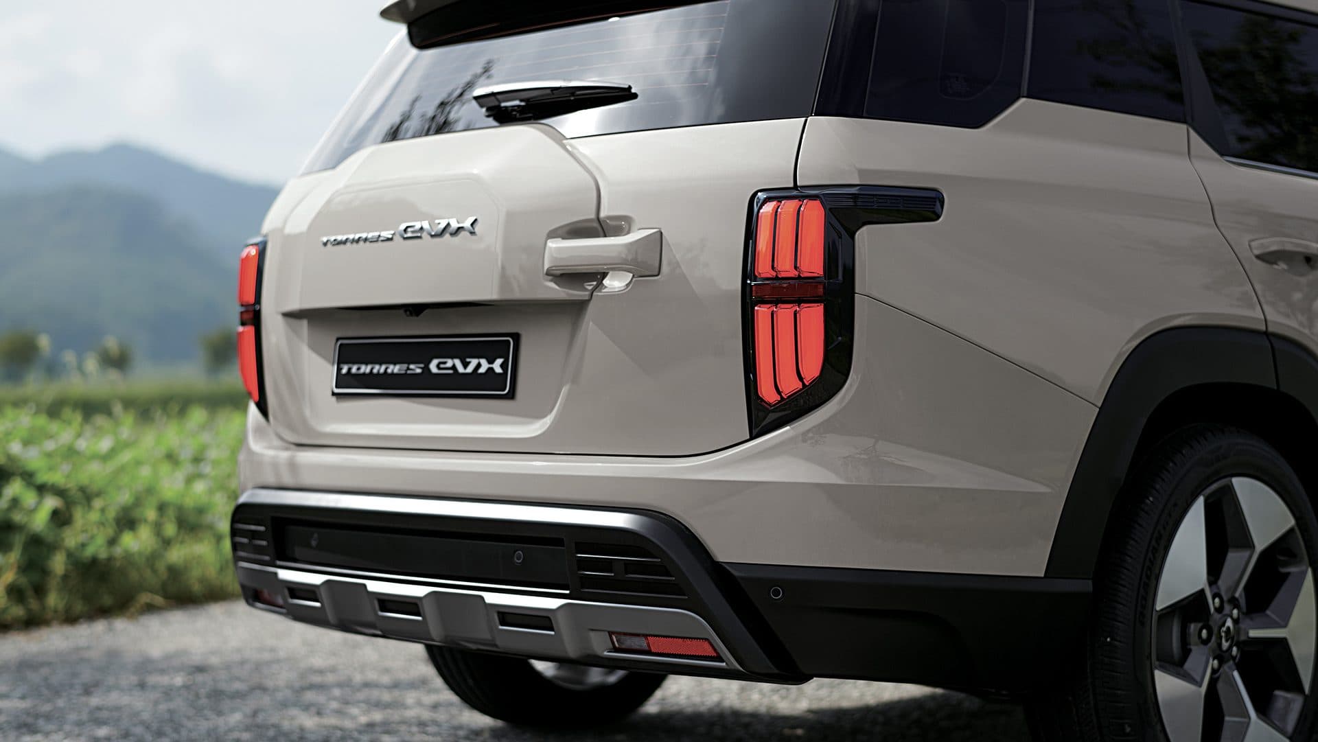SsangYong Torres EVX