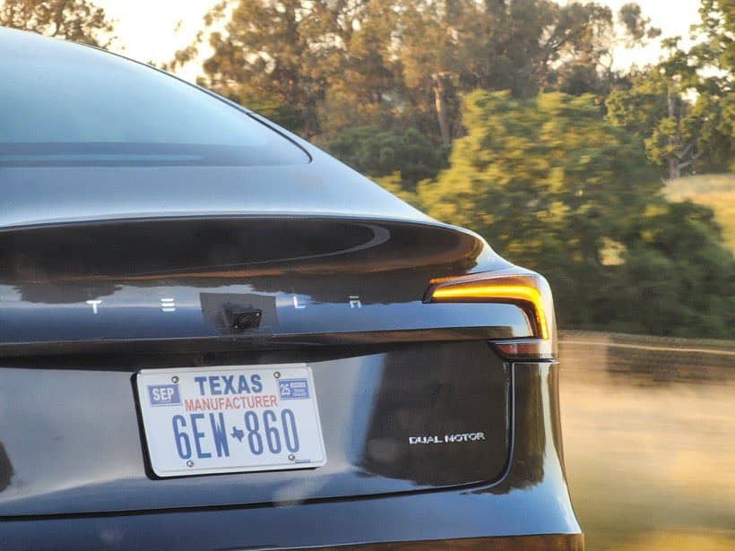 Testovací prototyp Tesla Model 3