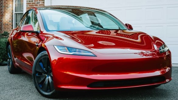 Tesla prodává víc elektromobilů než kdy dřív. Dvě věci kazí celkový obrázek