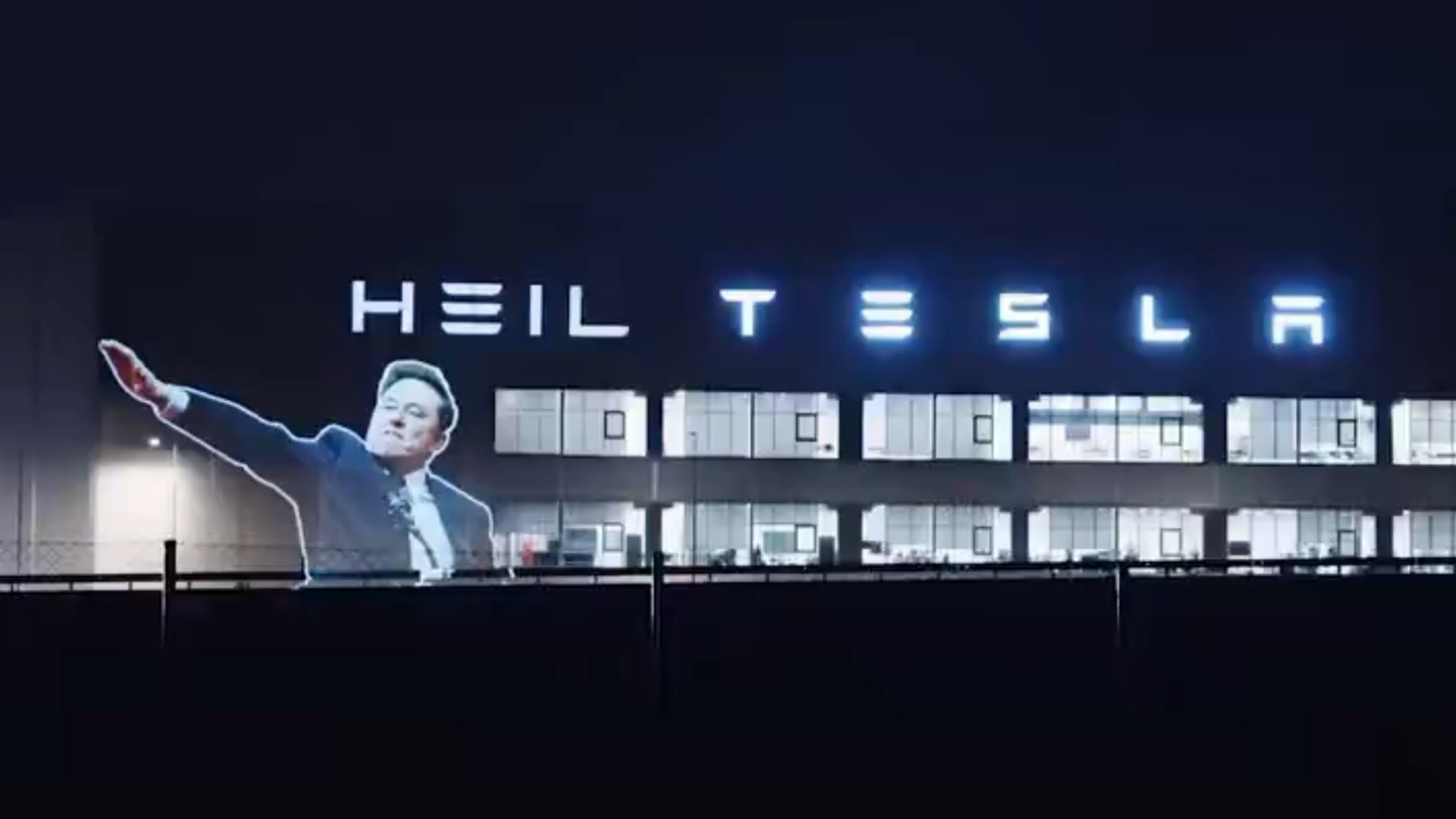 Obraz Elona Muska se zdviženou pravicí na továrně Tesly | foto: Zentrum für Politische Schönheit, síť X