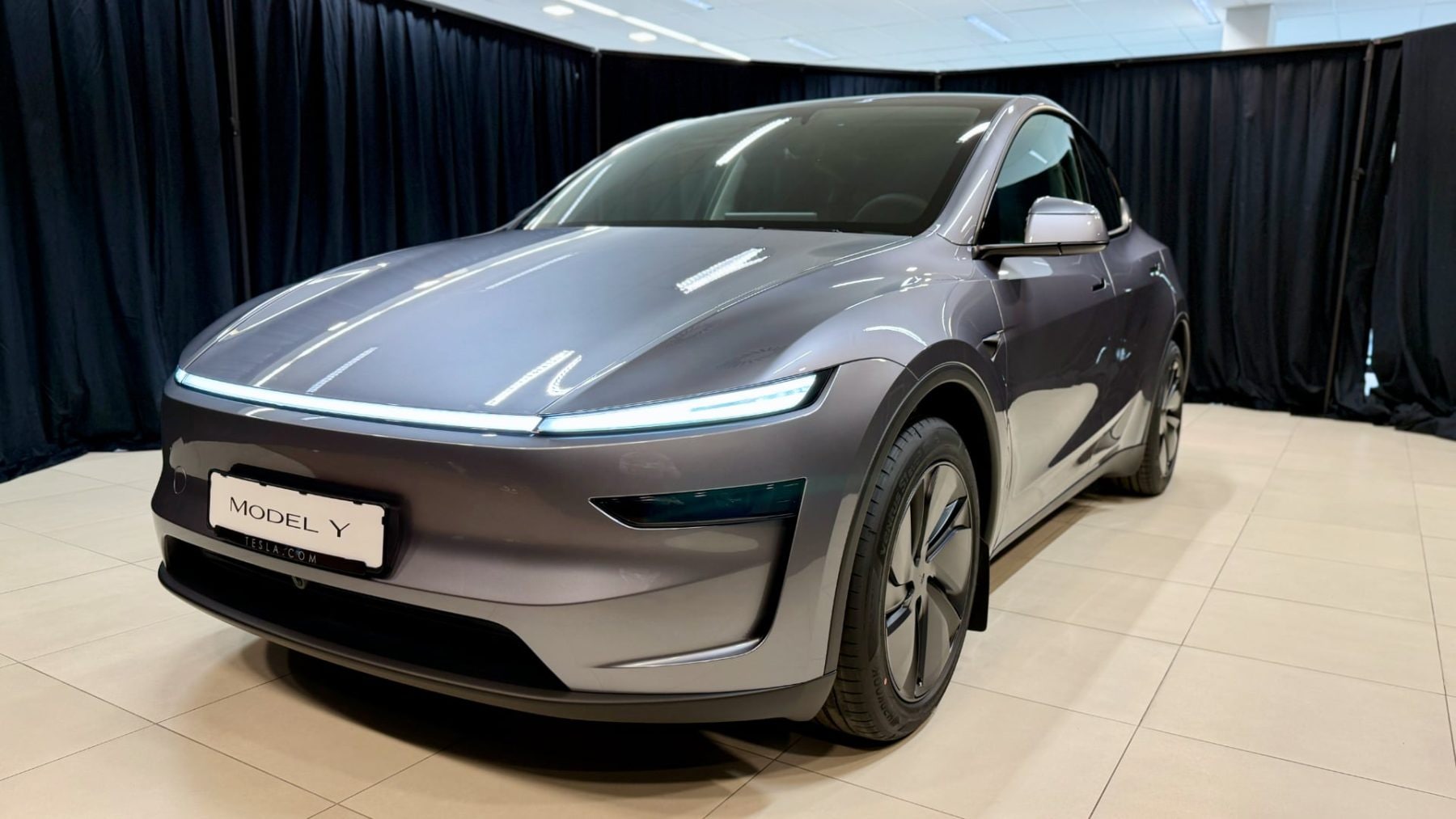 Tesla Model Y Juniper (2025) naživo zepředu | foto: Luboš Srb