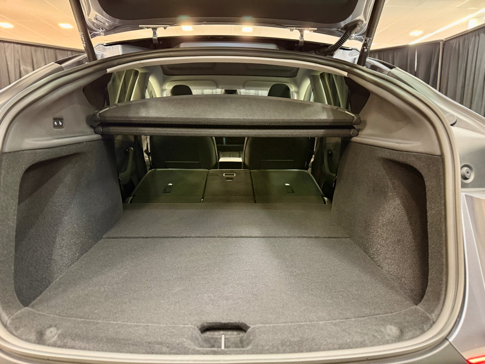 Kufr po složení sedadel, Tesla Model Y Juniper | foto: Luboš Srb