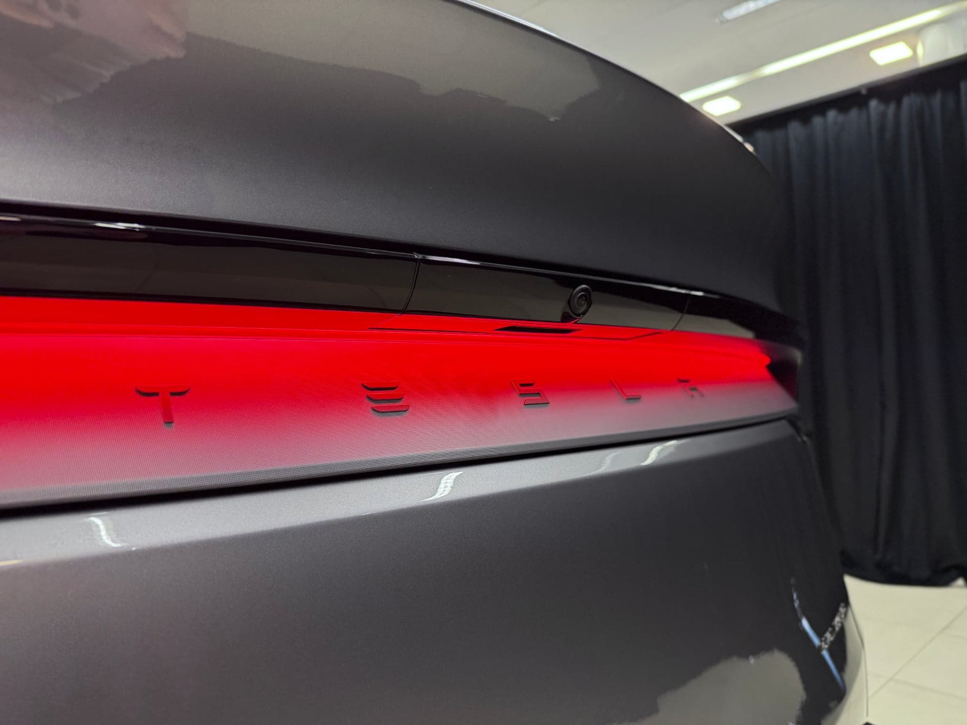 Tesla Model Y Juniper a detail zádi | foto: Luboš Srb