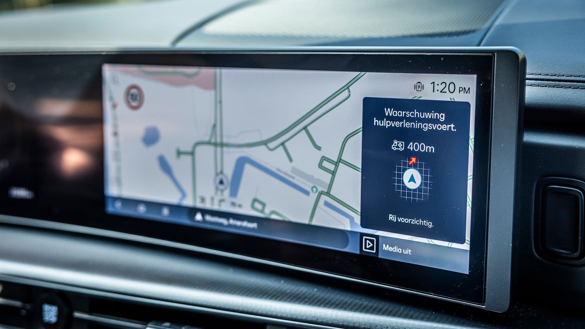 Varování se zobrazí v infotainmentu