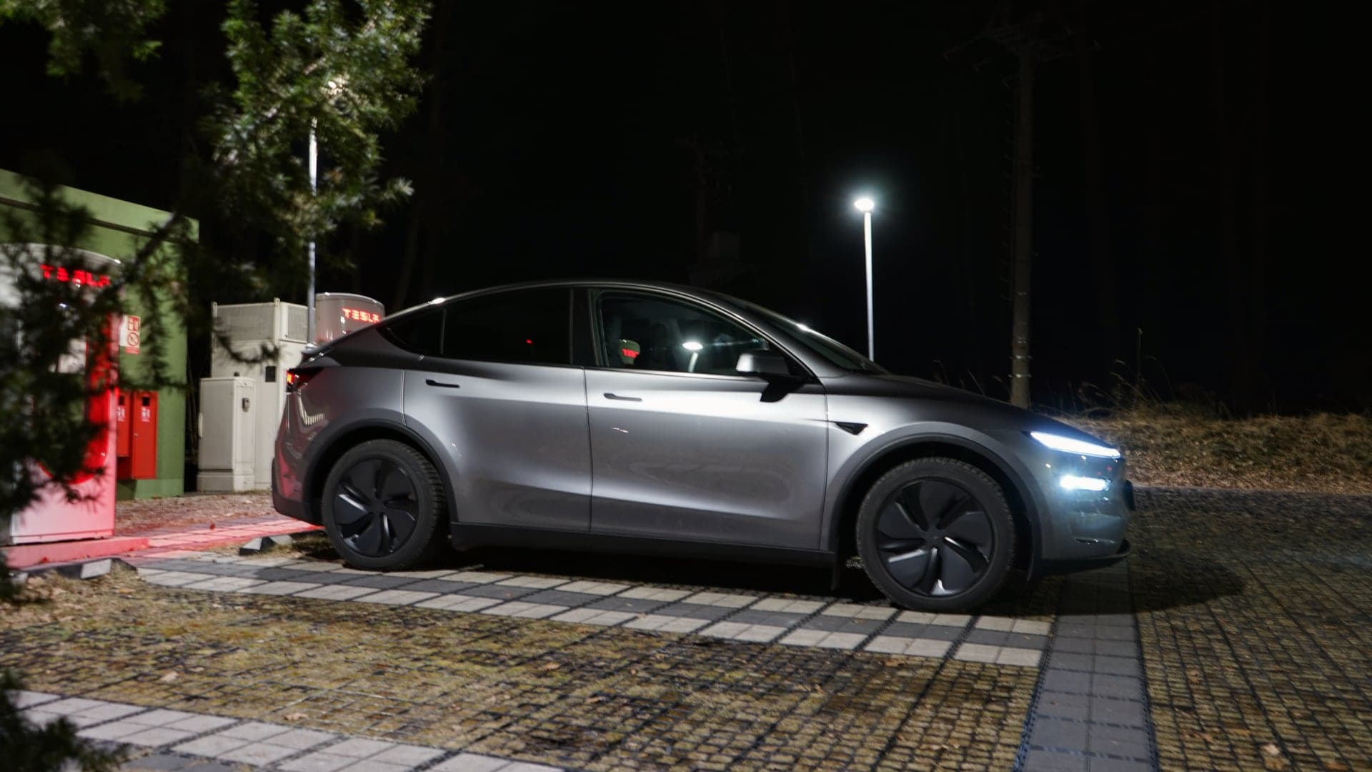 Tesla Model Y Juniper (2025), nabíjení | foto: Luboš Srb