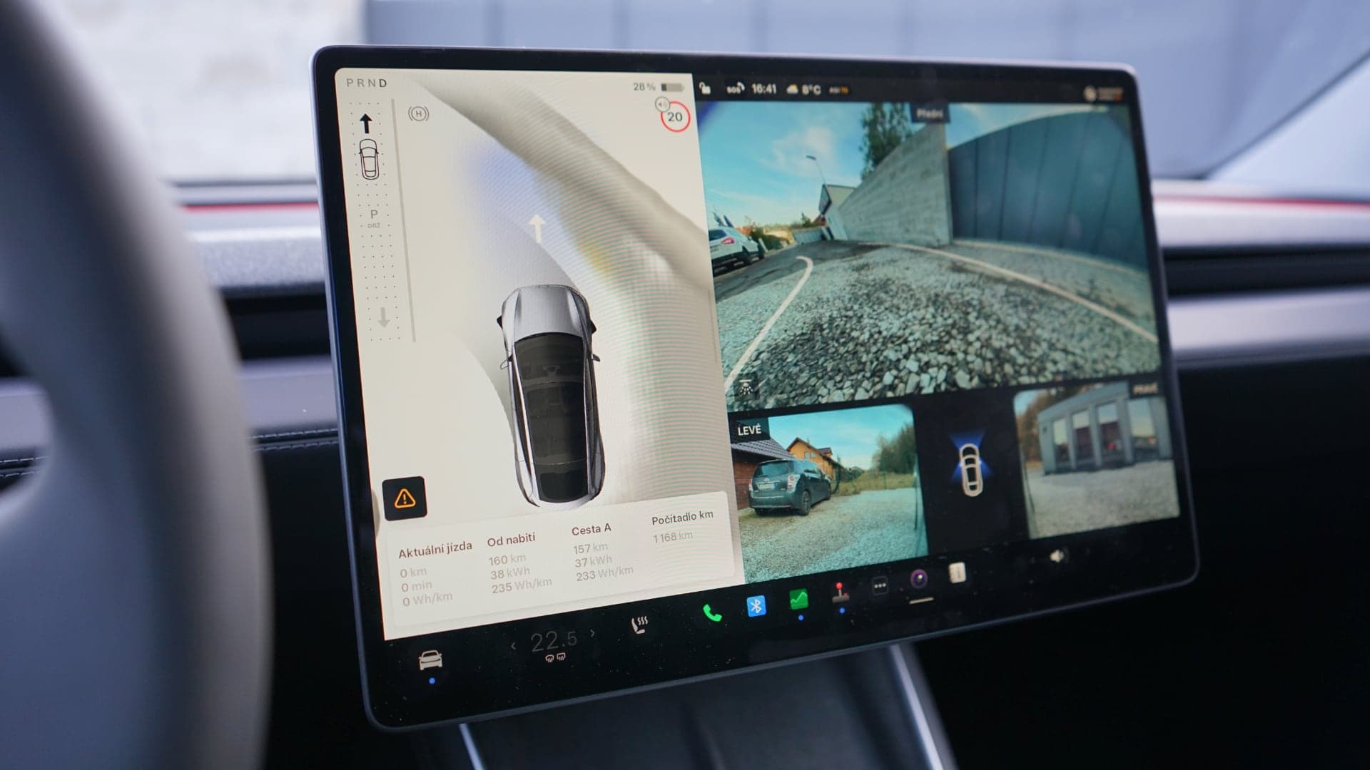 Přední kamera + boční