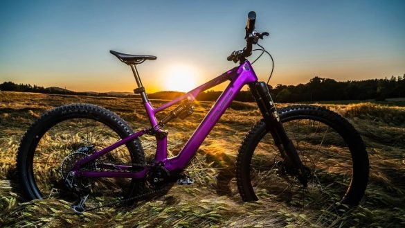 Elektrokolo za 300 tisíc? Crussis se překonal, nic dražšího v Česku nekoupíte