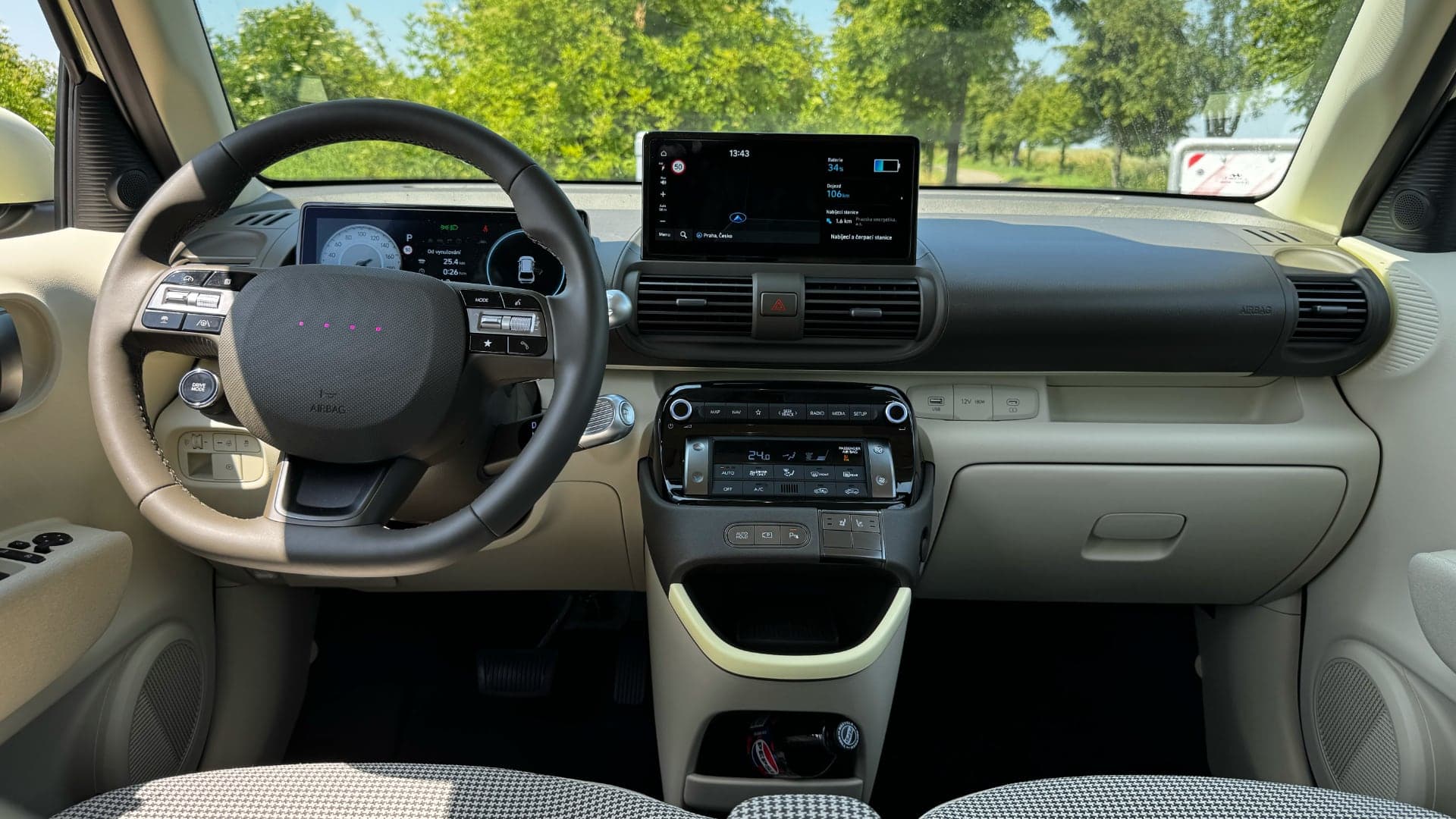 Hyundai Inster, interiér | foto: Tomáš Drahoňovský