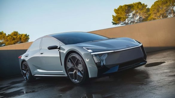 Zamilují si lidé elektromobil? Toyota Corolla vymění benzín za elektřinu