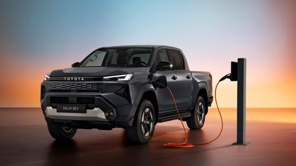 Toyota ukázala rivala pro Teslu Cybertruck. Nemá ovšem ani poloviční dojezd