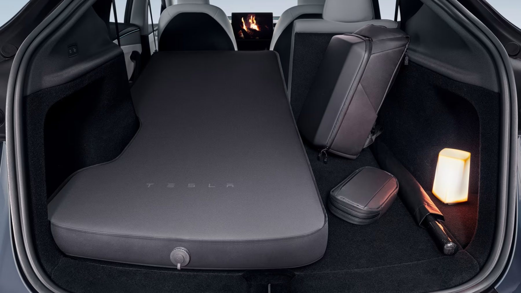 Jednomístná nafukovací matrace pro Model Y | Zdroj: Tesla