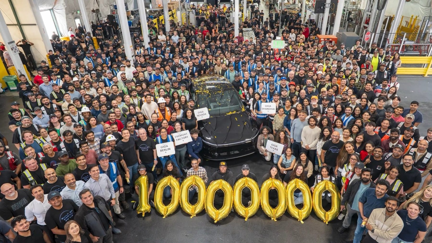Teslu s pořadovým číslem 10 000 000 vyrobila Gigafactory v kalifornském Fremontu | Zdroj: Tesla / síť X