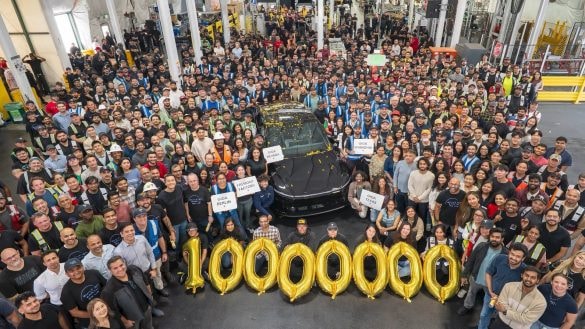 Tesla vyrobila 10 milionů elektromobilů. Teď ji čeká mnohem těžší úkol