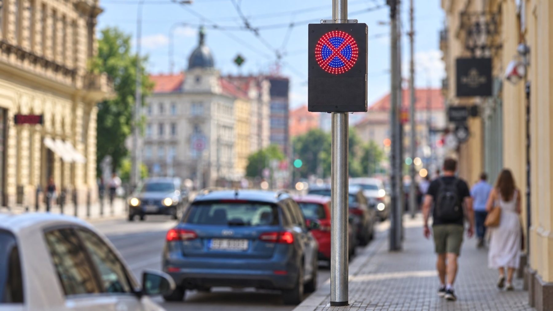 LED dopravní značka v Praze | Zdroj: Pavel Škopek