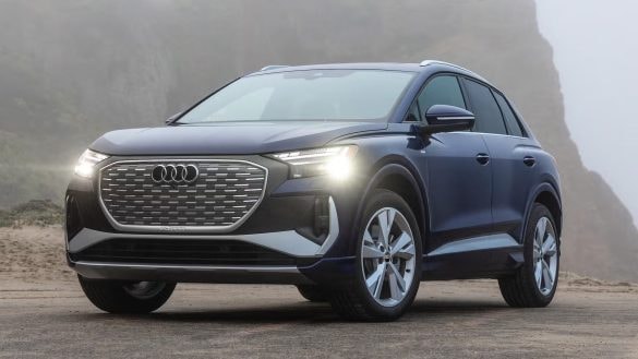 Audi svolává přes 9 tisíc elektromobilů kvůli riziku požáru. Trvalou opravu zatím nemá